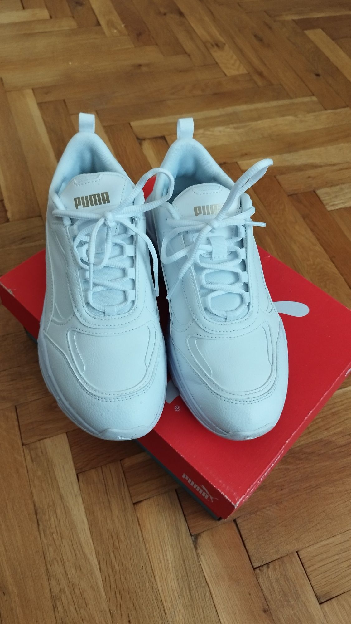 Сникърси Puma Cassia White Team Gold, носени веднъж 38.5