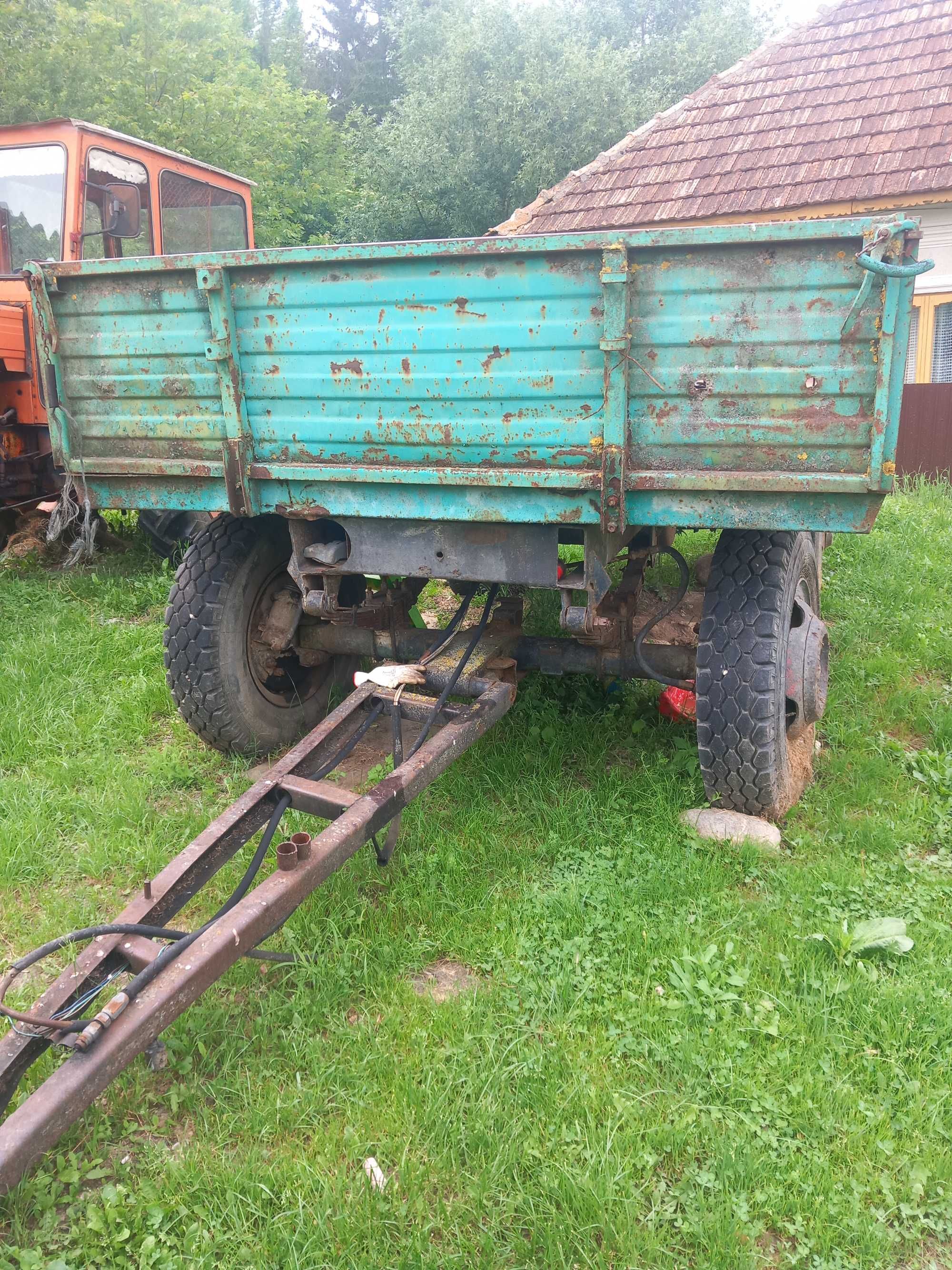 Vand remorca, 80 milioane negociabil