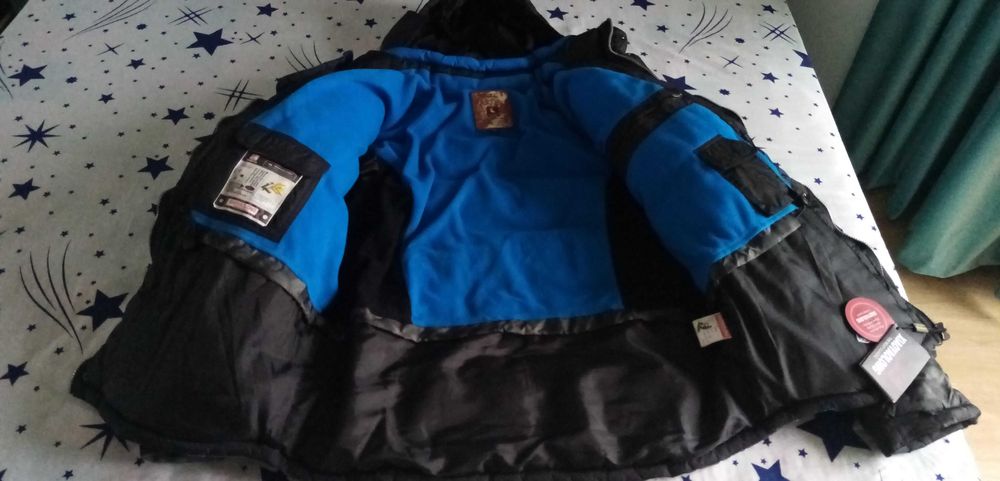 Geaca matlasata de fas masura XXL, noua, cu eticheta