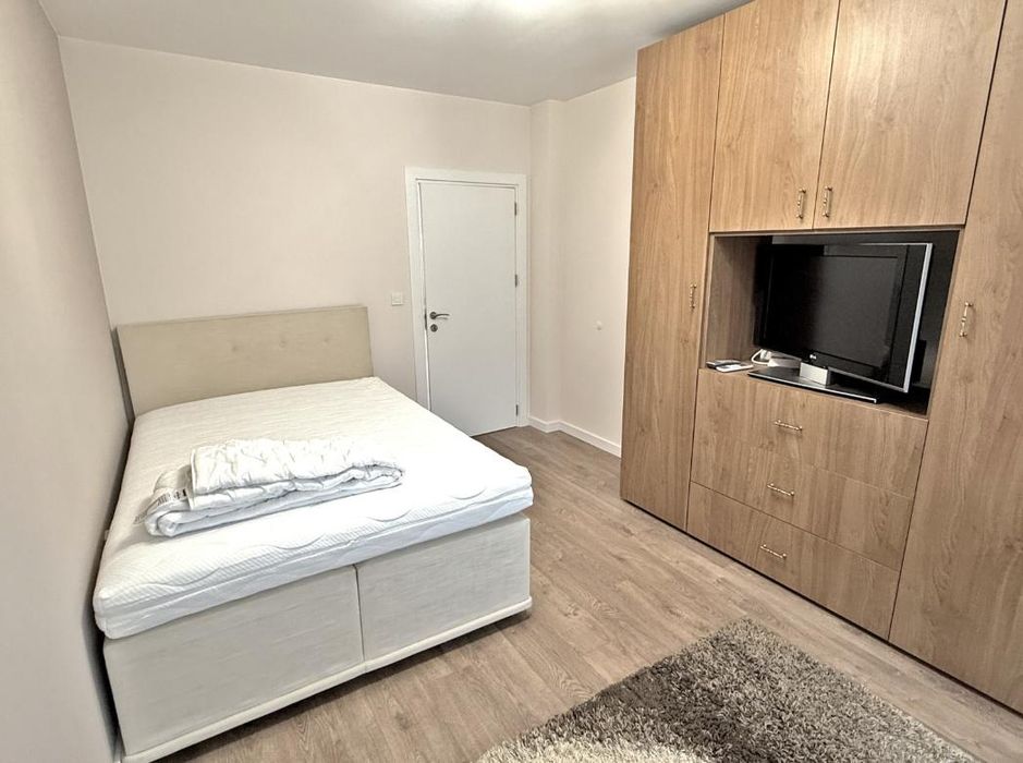 Продава се Тристаен апартамент в Пловдив, Христо Смирненски - 106 кв.м за 1982 €/кв.м - Снимка #3