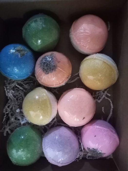 Отдам бомбочки бесплатно.