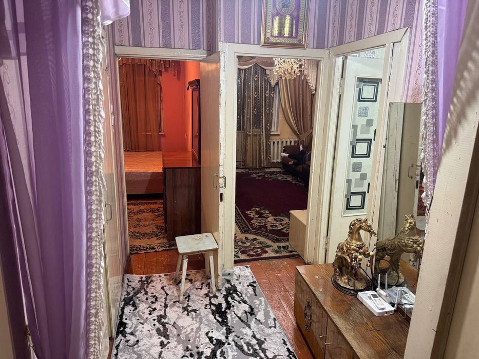 Jaxon market orqasida 1 etaj 2 xona