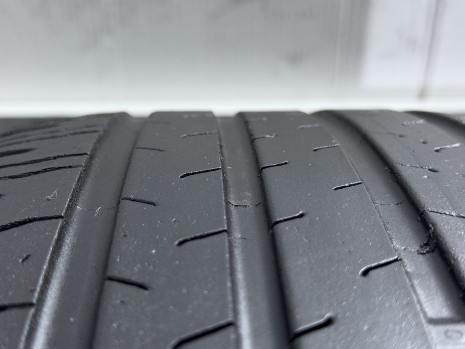 235/55R19 105V Continental