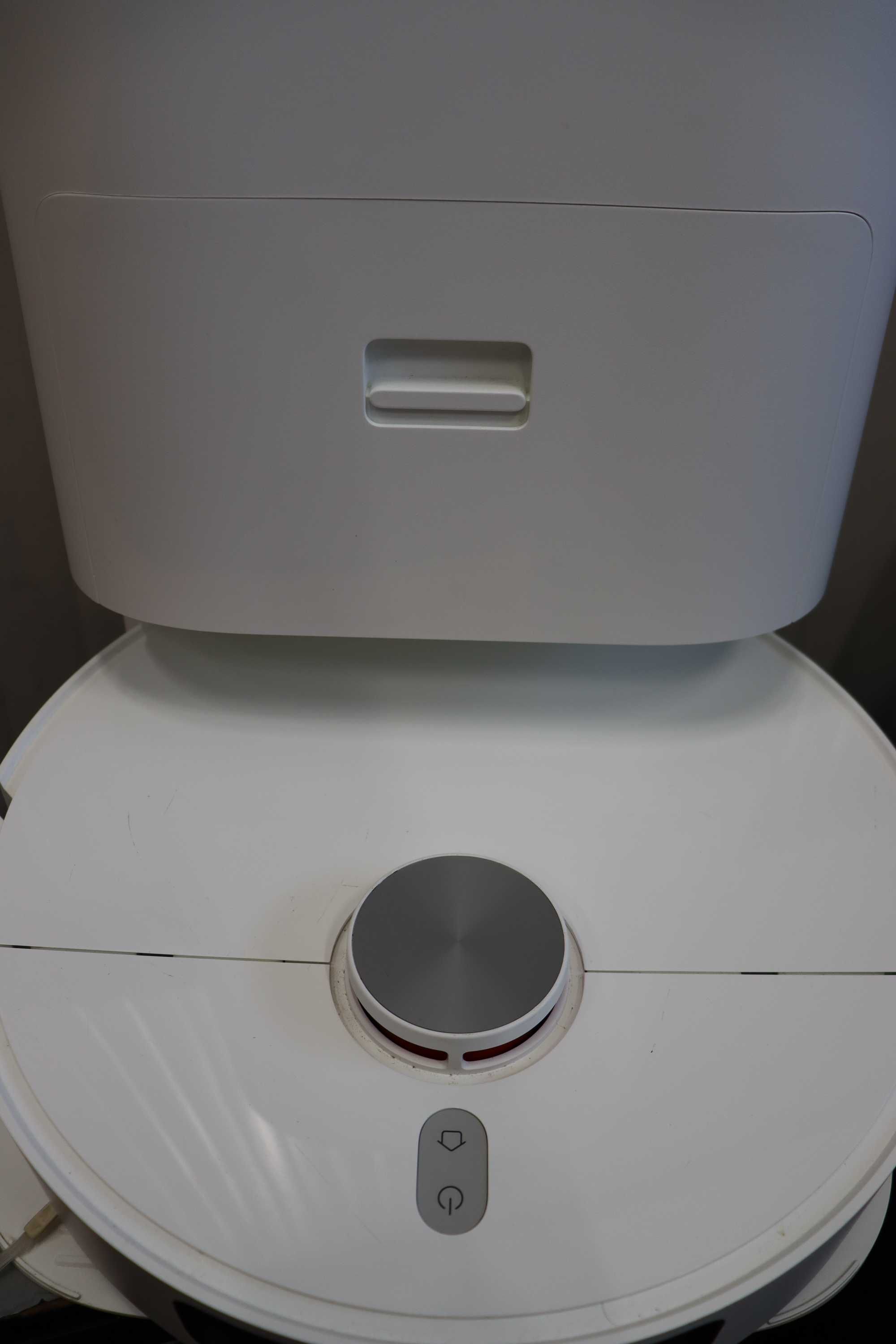 Прахосмукачка робот Xiaomi Robot Vacuum X10+, Mop, App, Самопочистваща