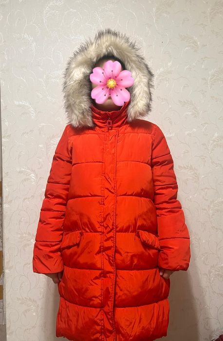 Продам куртку зимнюю с капюшоном