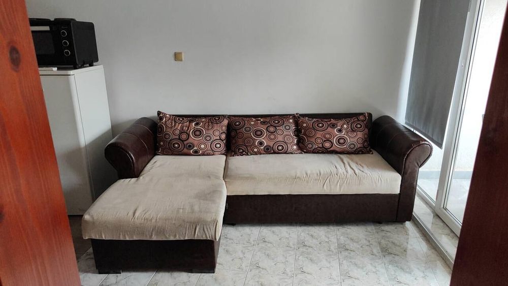 Продава се Двустаен апартамент в Бургас, Център - 50 кв.м за 1900 €/кв.м - Снимка #2