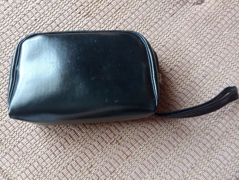 Черна кожена чанта