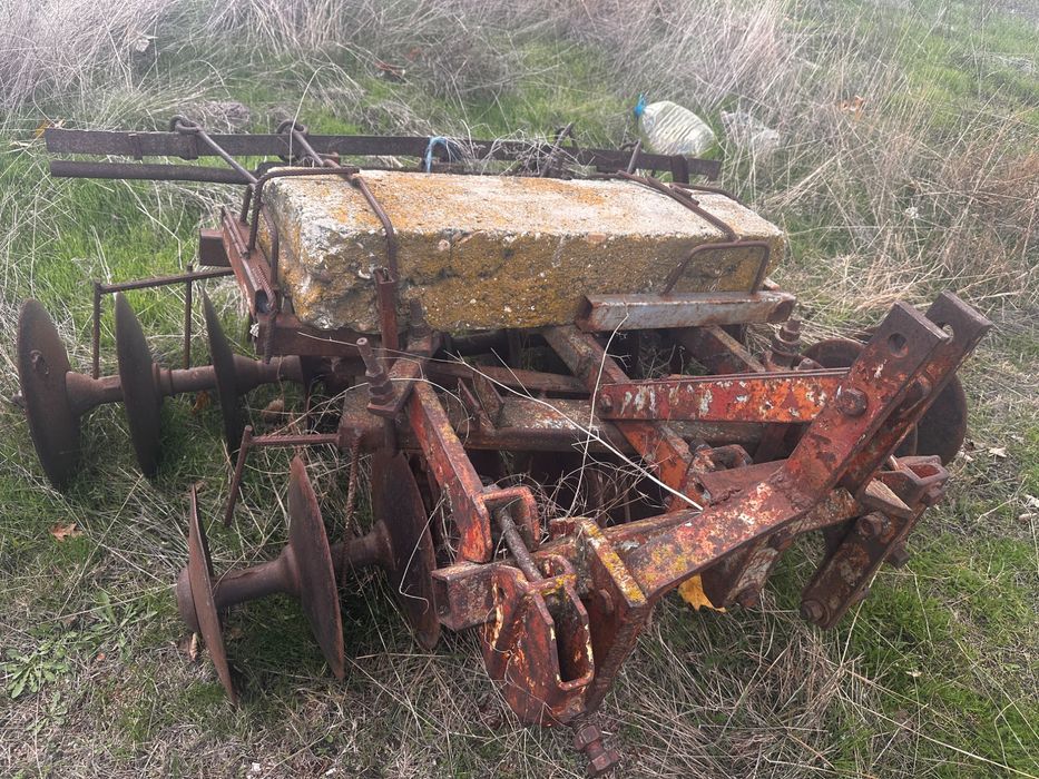 Сеялка , дискова брана ,плуг и сеносъбирач !