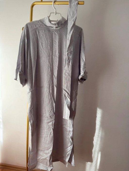 Rochie argintie cu buzunare si cordon în talie