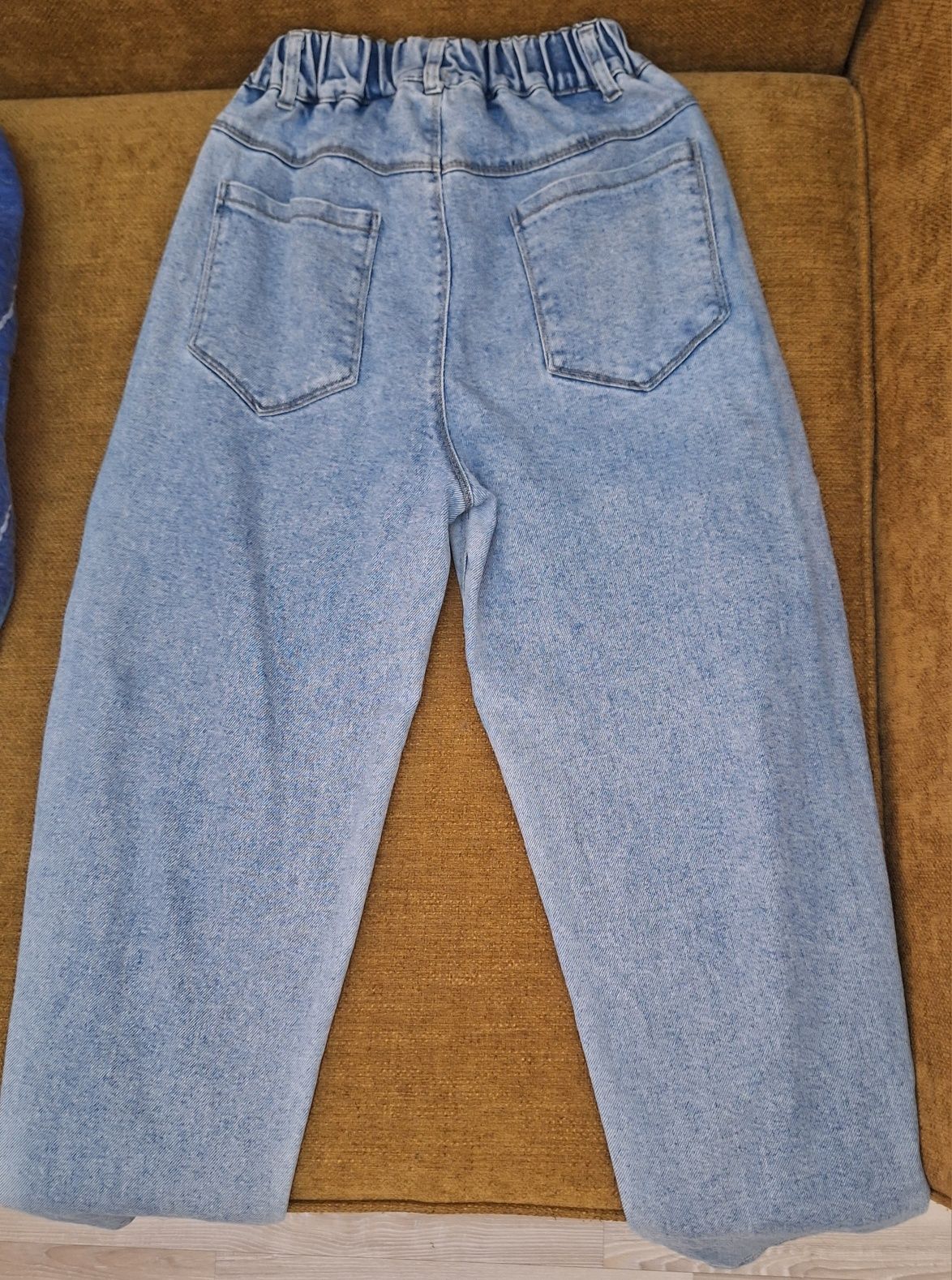 Продам    джинсы