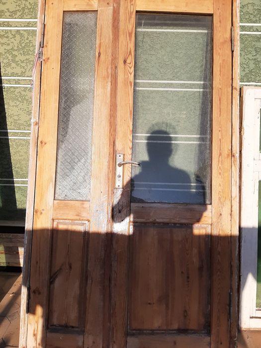 Тохто эшик сотилади.