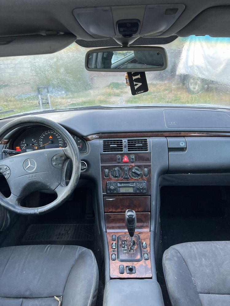Mercedes W210 Facelift 2001г – 2.2 CDI – НА ЧАСТИ, БЕЗ РЪЖДА