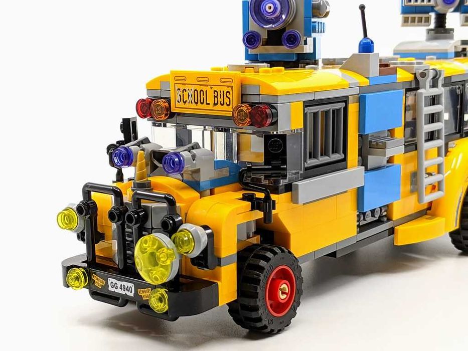 Autobuz paranormal Intercept 3000 (70423)  plus cimitrul- LEGO Hidden