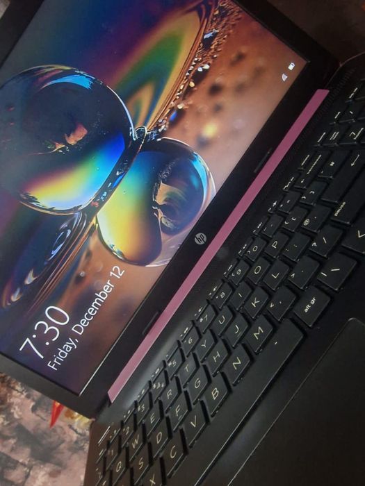 LAPTOP HP  15 ca nou