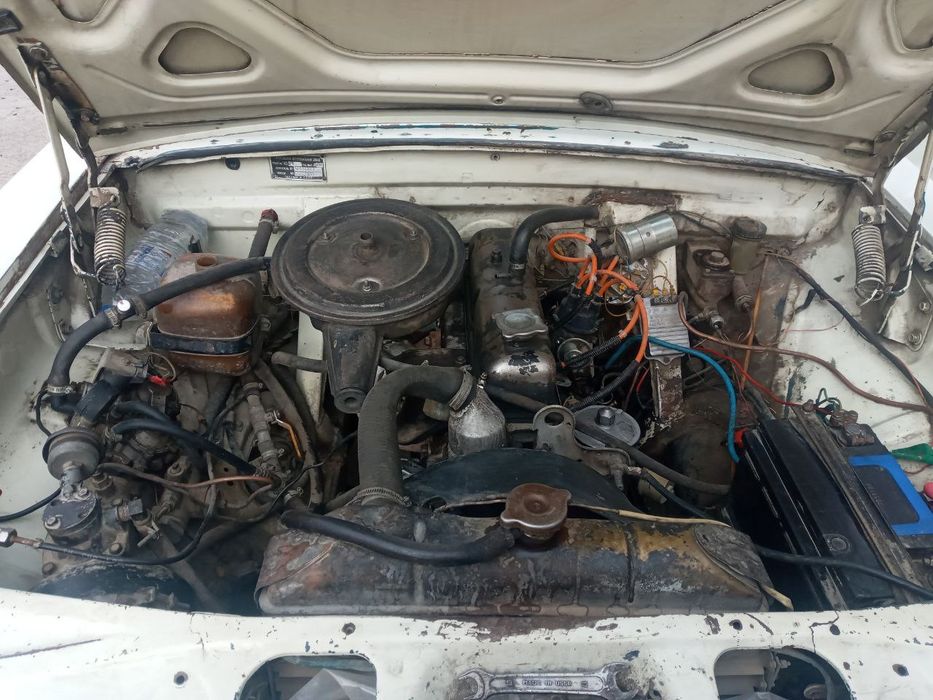 Gaz 24 sotiladi qulay narxda