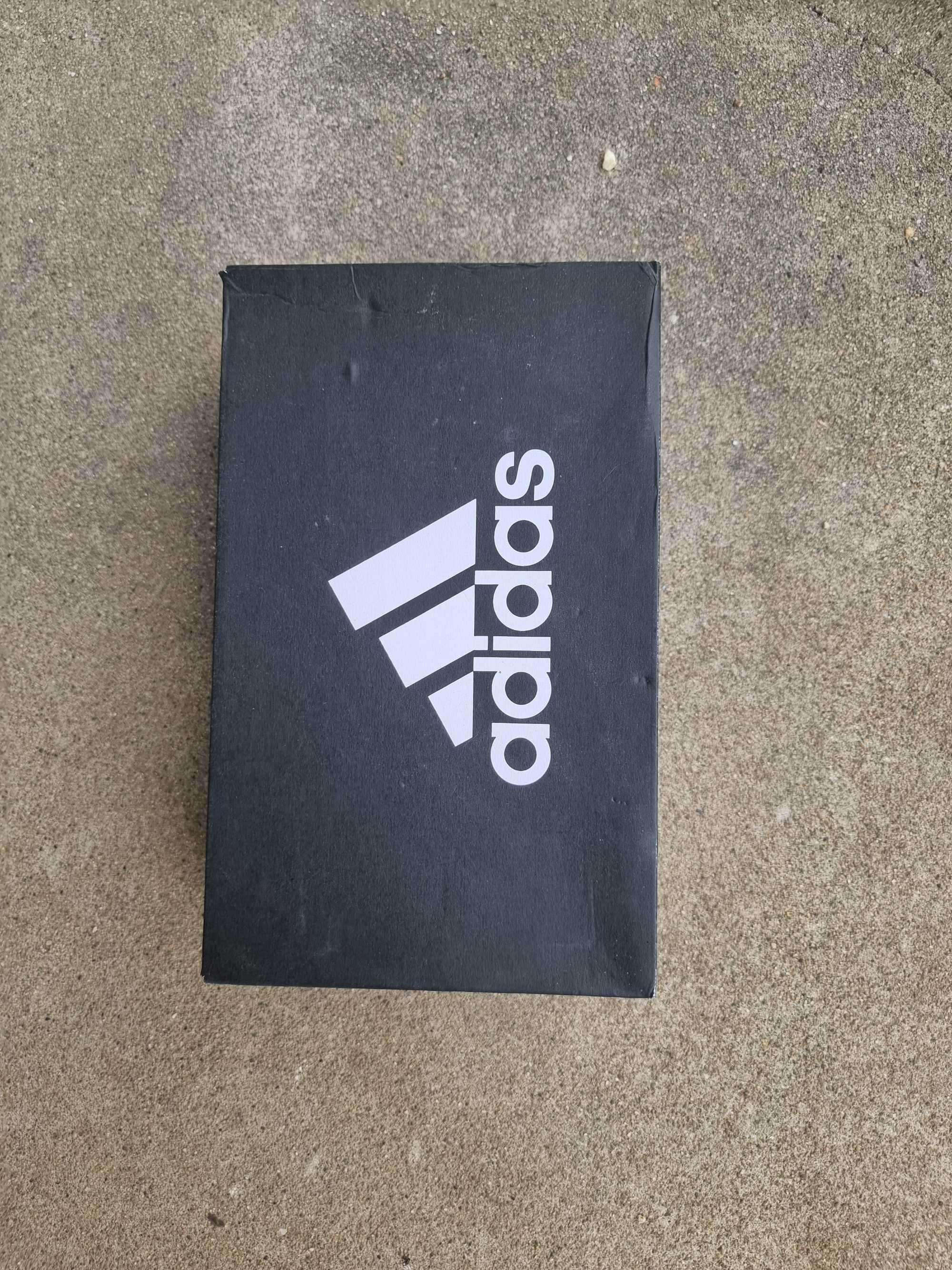 Чисто НОВИ бутонки adidas!!!Без следи от употреба!