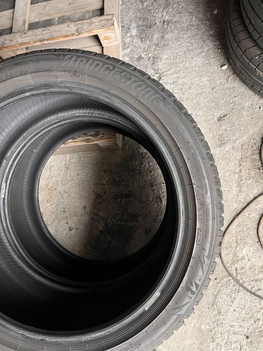 2 anvelope iarna 245/40/19 , Bridgestone , DOT 2023 , 5.7 mm