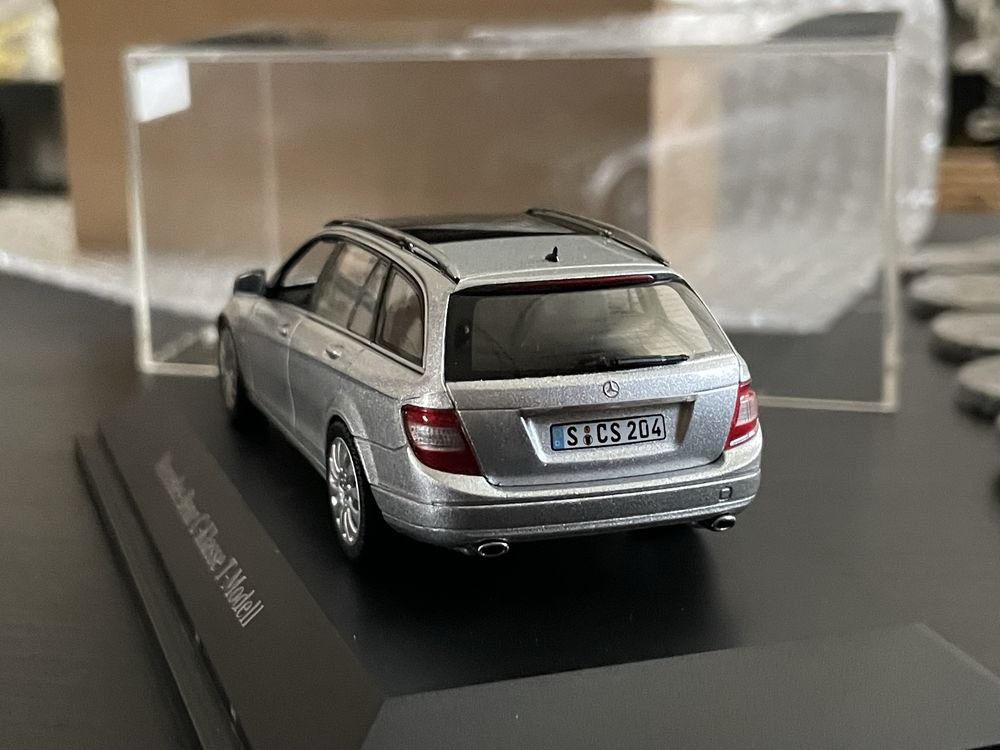 1:43 Mercedes C-class T-Modell S204 W204 - Schuco -  метален модел