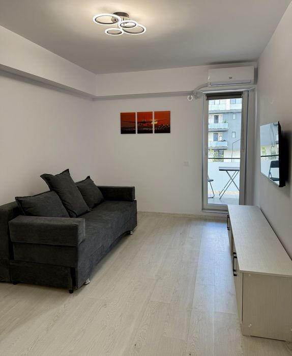 Studio de vanzare