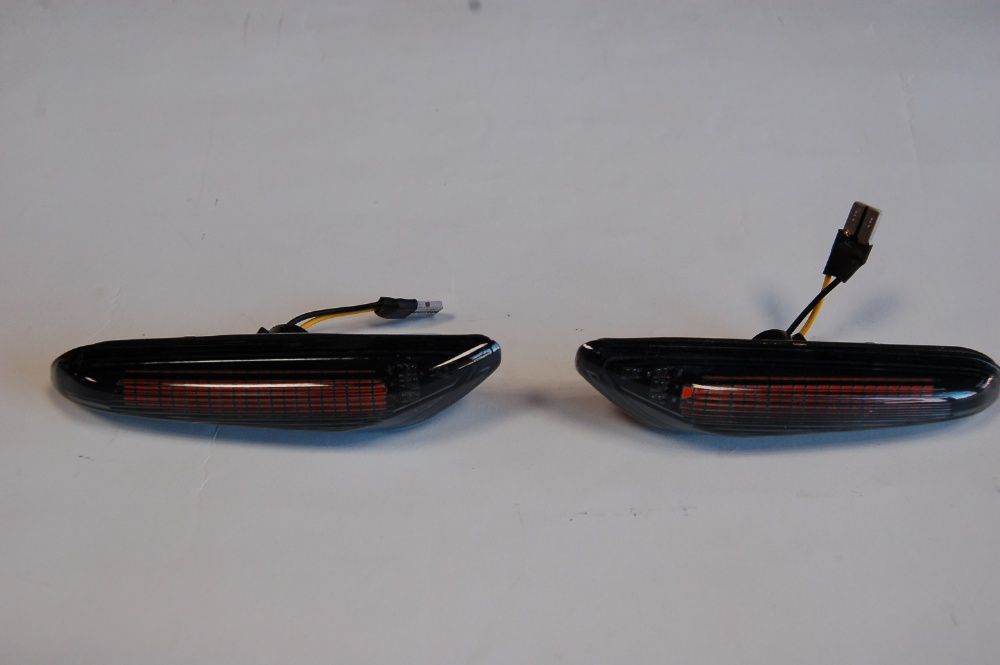 Опушени ЛЕД тунинг странични мигачи за БМВ Е90/Е91/Е92 Е93