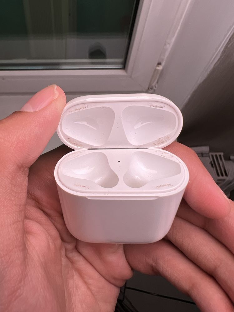Airpods 2 серии кейс без наушников