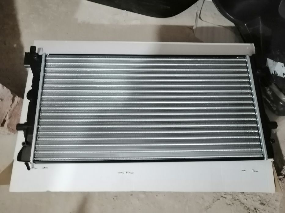 Радиатор на поло на volkswagen polo sedan skoda rapid