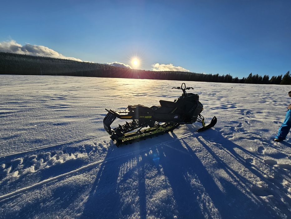 Snowmobil Can Accept Schimb