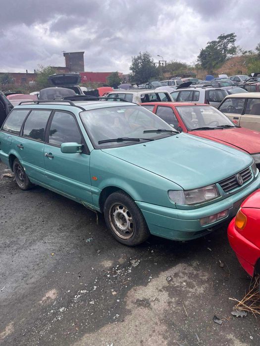 Фолксваген Пасат 1.8 бензин 1994 година на части