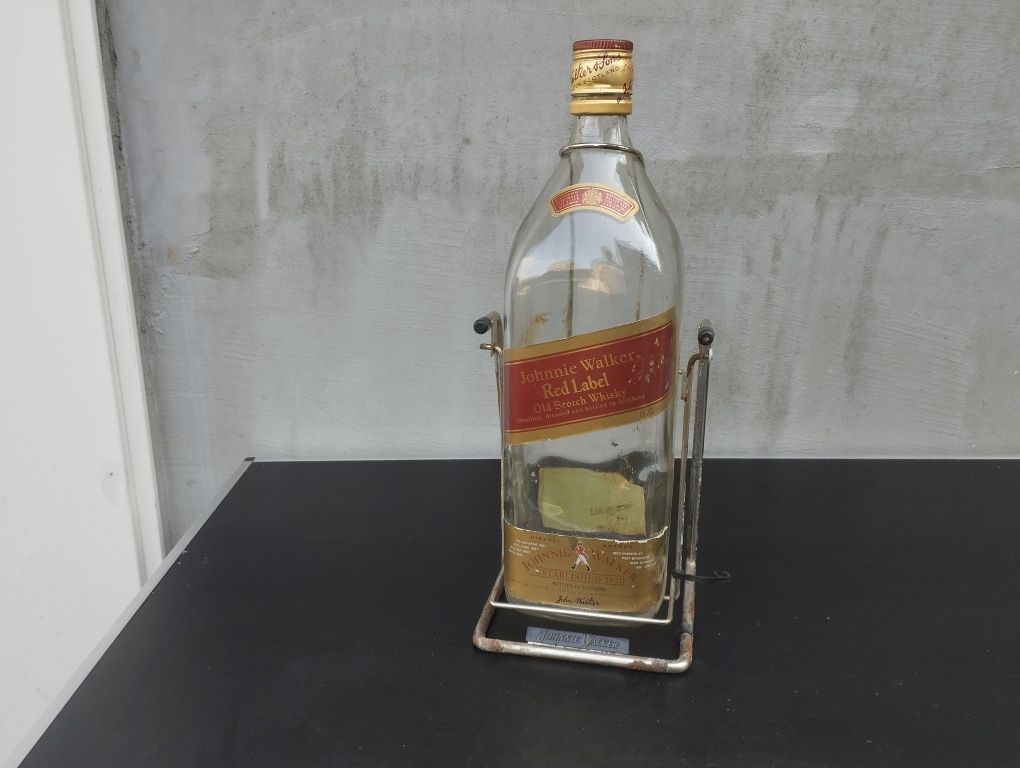 Бутилка с люлка Johnnie Walker 4.5 L