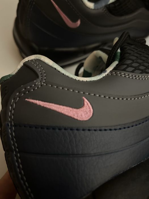 Nike Air Max 95 SP Corteiz Pink Beam - Adidasi de sport negri si mov