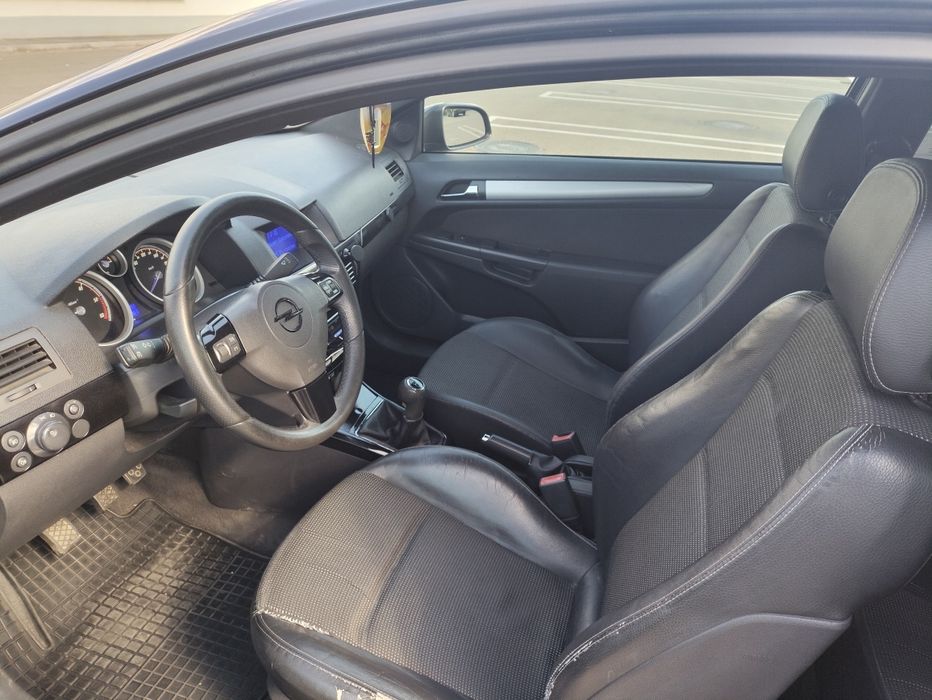 Vând Astra H GTC