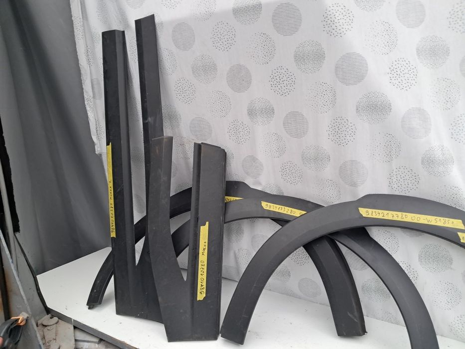 Лайсна калник врата Opel Mokka 2023г