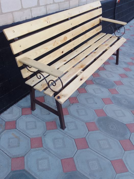 Садовая скамейка