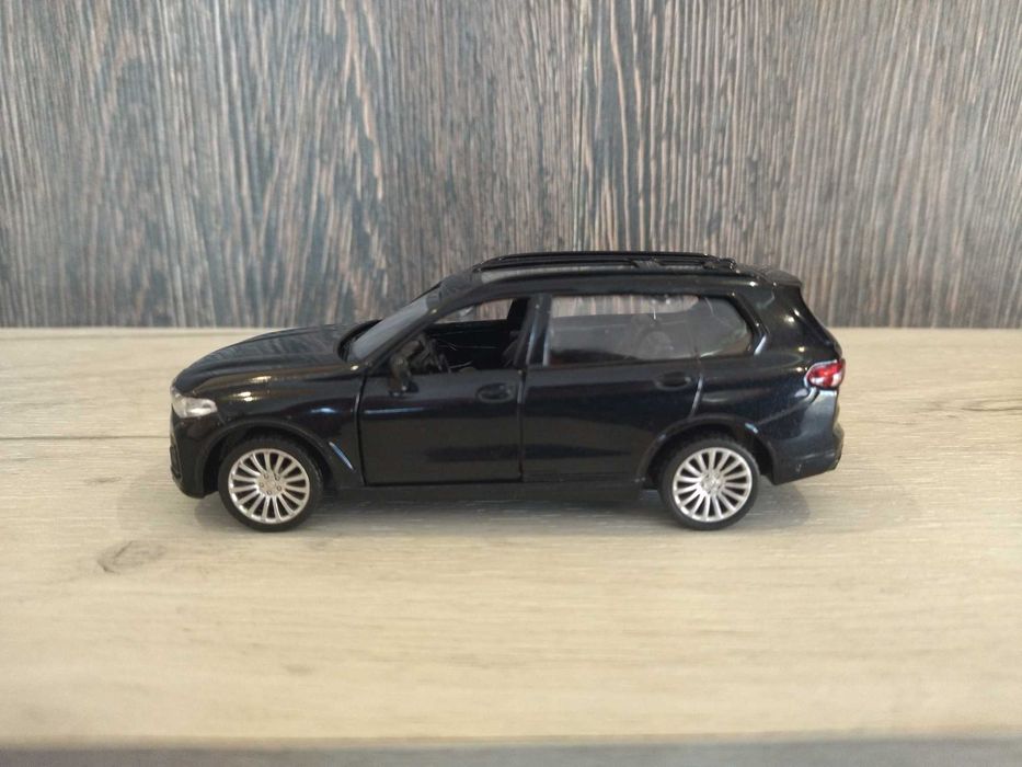 Метална количка BMW X7 !!!