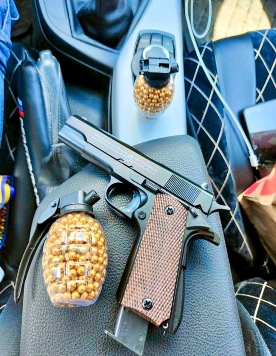Pistol Full Metal Airsoft C8 Propulsie Arc , Noi in cutie
