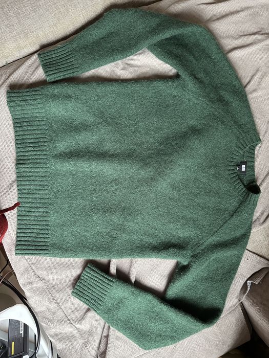 Свитер Uniqlo из 100% новой шерсти