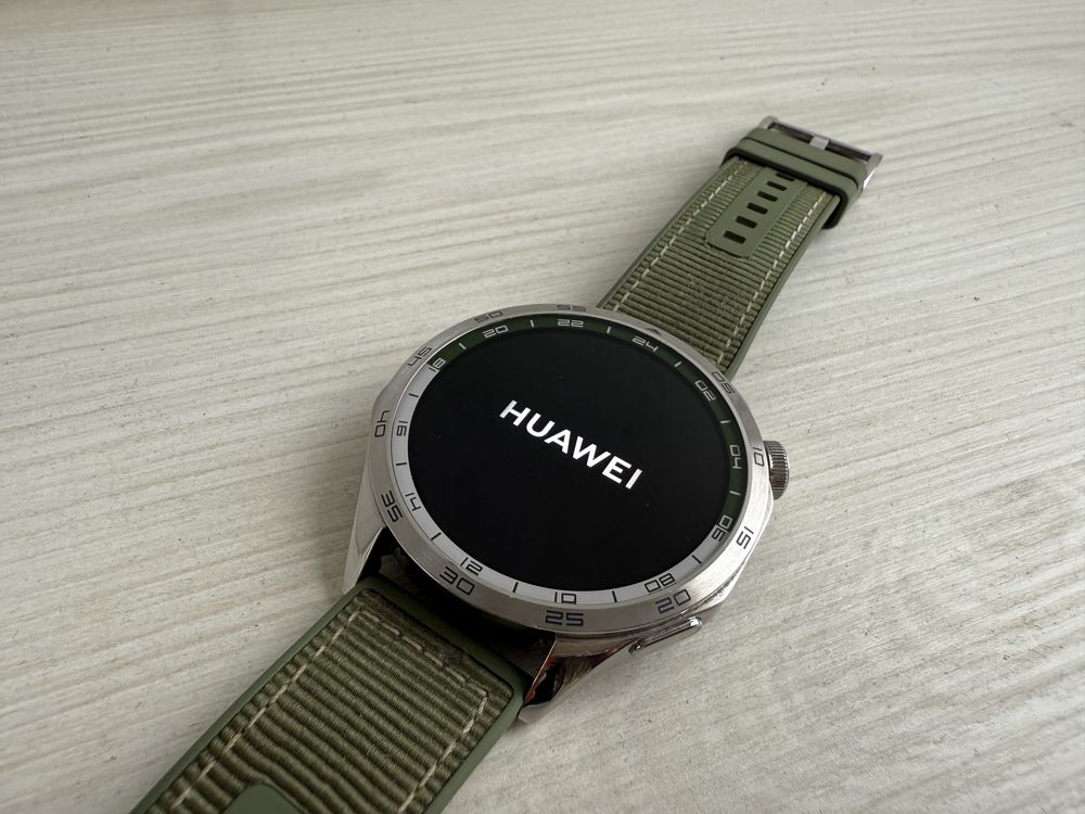 Huawei Watch GT 4 + подарък оригинална синя каишка