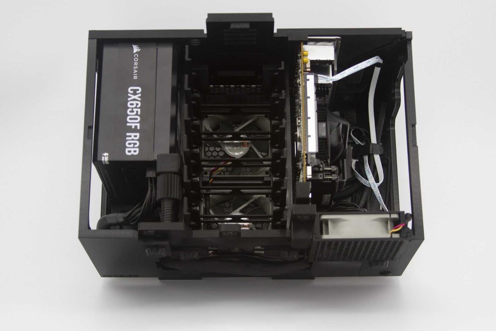 Carcasa NAS Server 6xHDD 3.5' + 2x2.5' Volum 19L