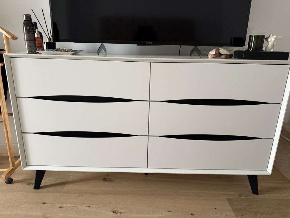 Comoda alba 140 cm latime