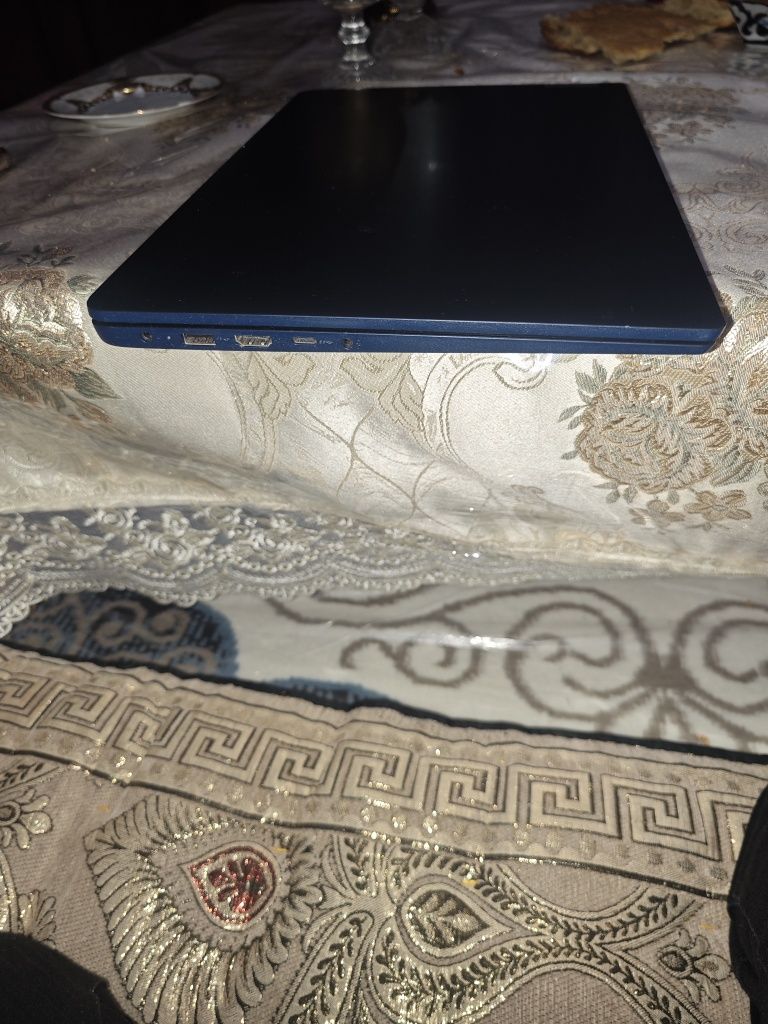 Noutbuk Lenovo IdeaPad1 256Gb ssd 8Gb ozu