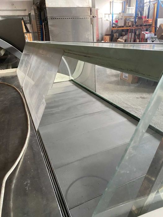 Хладилна витрина плюсова