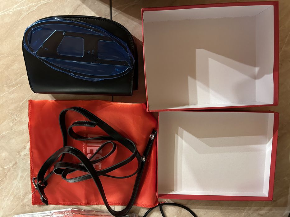 Оригинална дамска чанта Diesel – отлично състояние