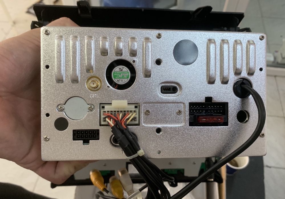 Sistem navigatie dedicata pentru modelul Toyota Landcruiser