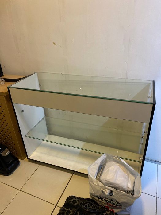 Витрина срочно 300.000