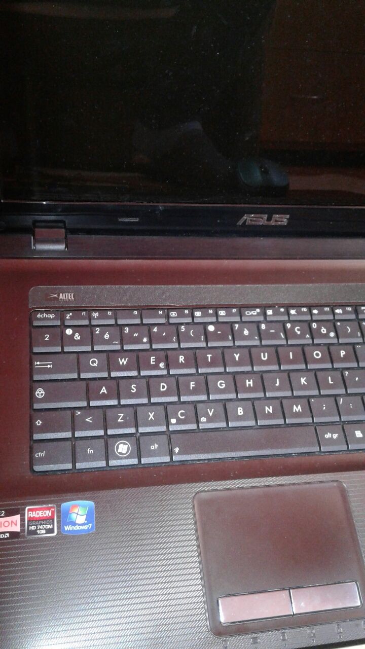 Vând laptop ASUS