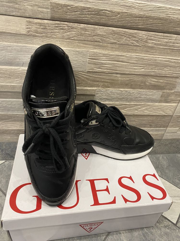 Маратонки/Сникърси GUESS