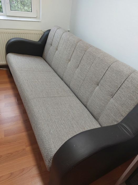 Canapea extensibila în stare buna