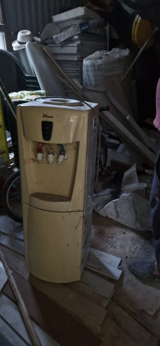 Продам диспансер для воды