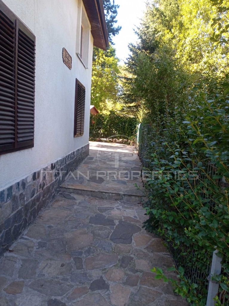 Продава се Къща в Пловдив, Тракия - 180 кв.м за 1084 €/кв.м - Снимка #1