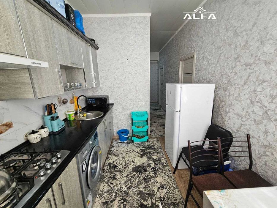 Buxoroda kvartira sotiladi 2 xonali 60m² 3-qavat.